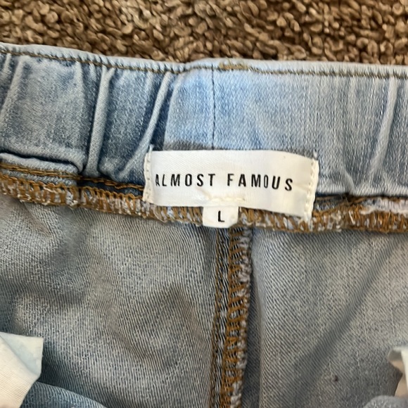 Almost Famous size L jeans - Picture 3 of 4
